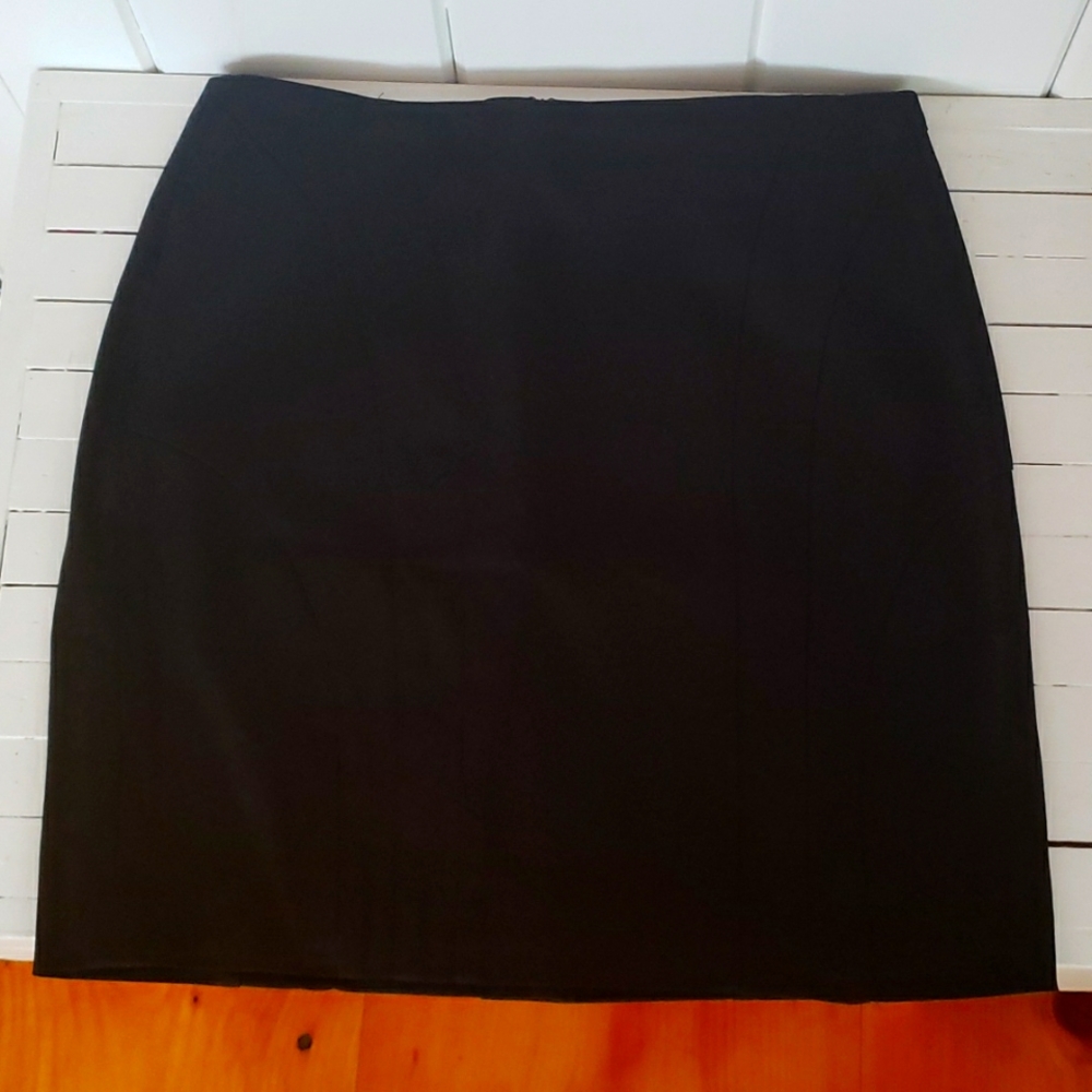 Black banana Republic size 12 skirt